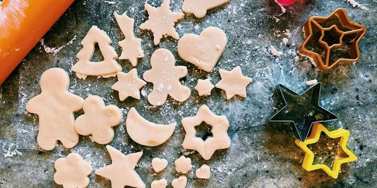 5. Pâte à sel et coloriages guidés