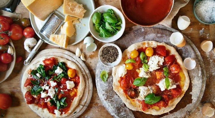 Les pizzas maison : une activité parfaite pour un dîner convivial