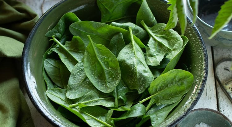 3. Épinards et légumes à feuilles : des nutriments clés pour l’immunité