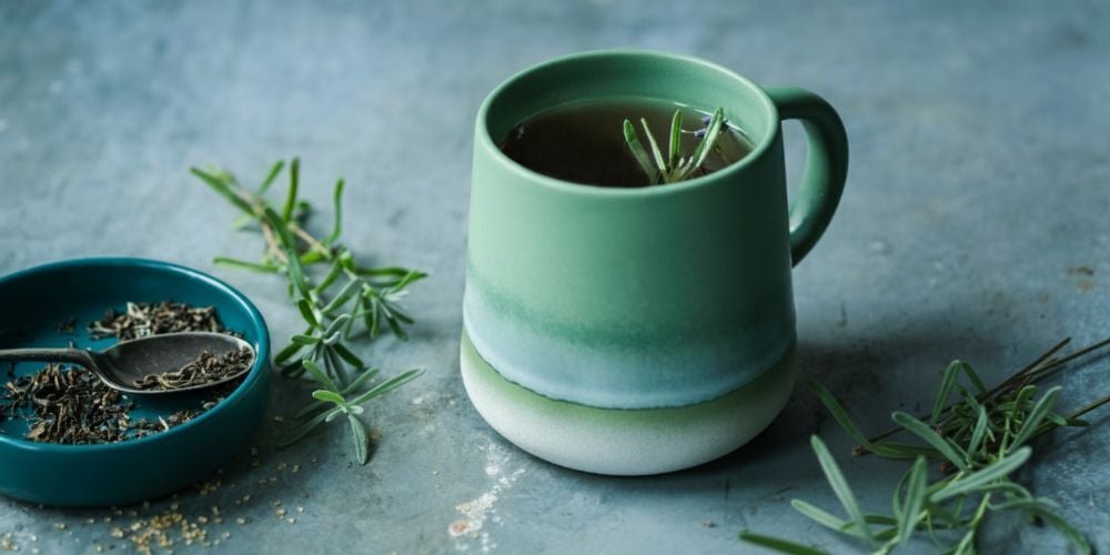 Découvrez ce que le romarin sous forme de tisane peut vous apporter comme bienfaits !