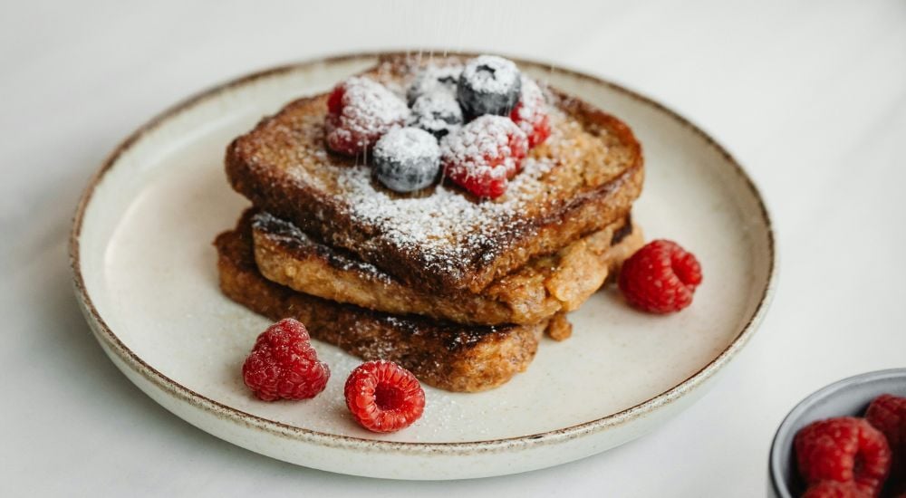 Découvrez les ingrédients et les étapes pour réussir votre pain perdu à la maison