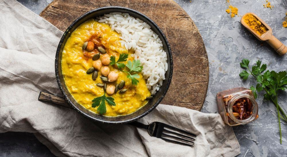 Essayez cette recette de dahl de lentilles pour un dîner économique et surprenant !