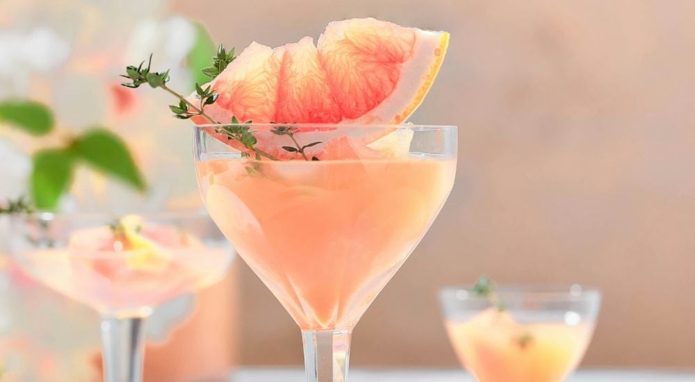 Pour un cocktail à base de bière de gingembre plus original, essayez le paloma sans alcool !